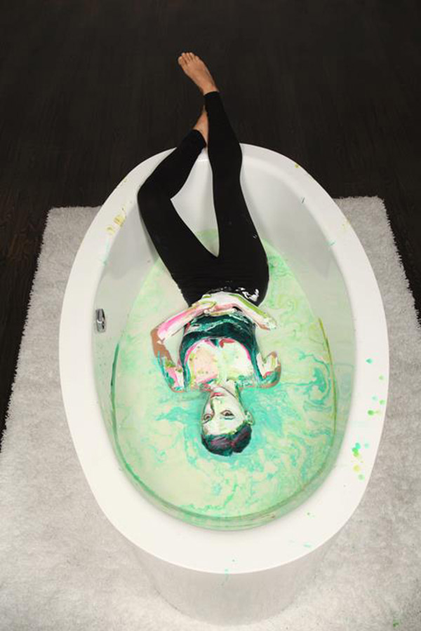 alexa-meade-bath-making-web